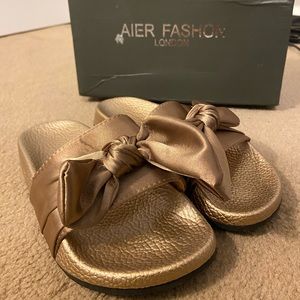 Aier Fashion slides